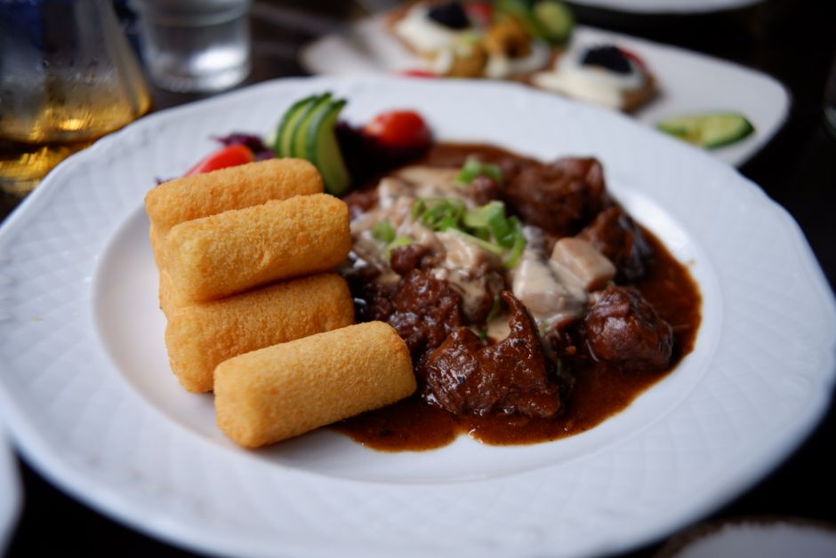 食事（B）