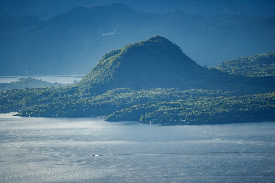 山（B）